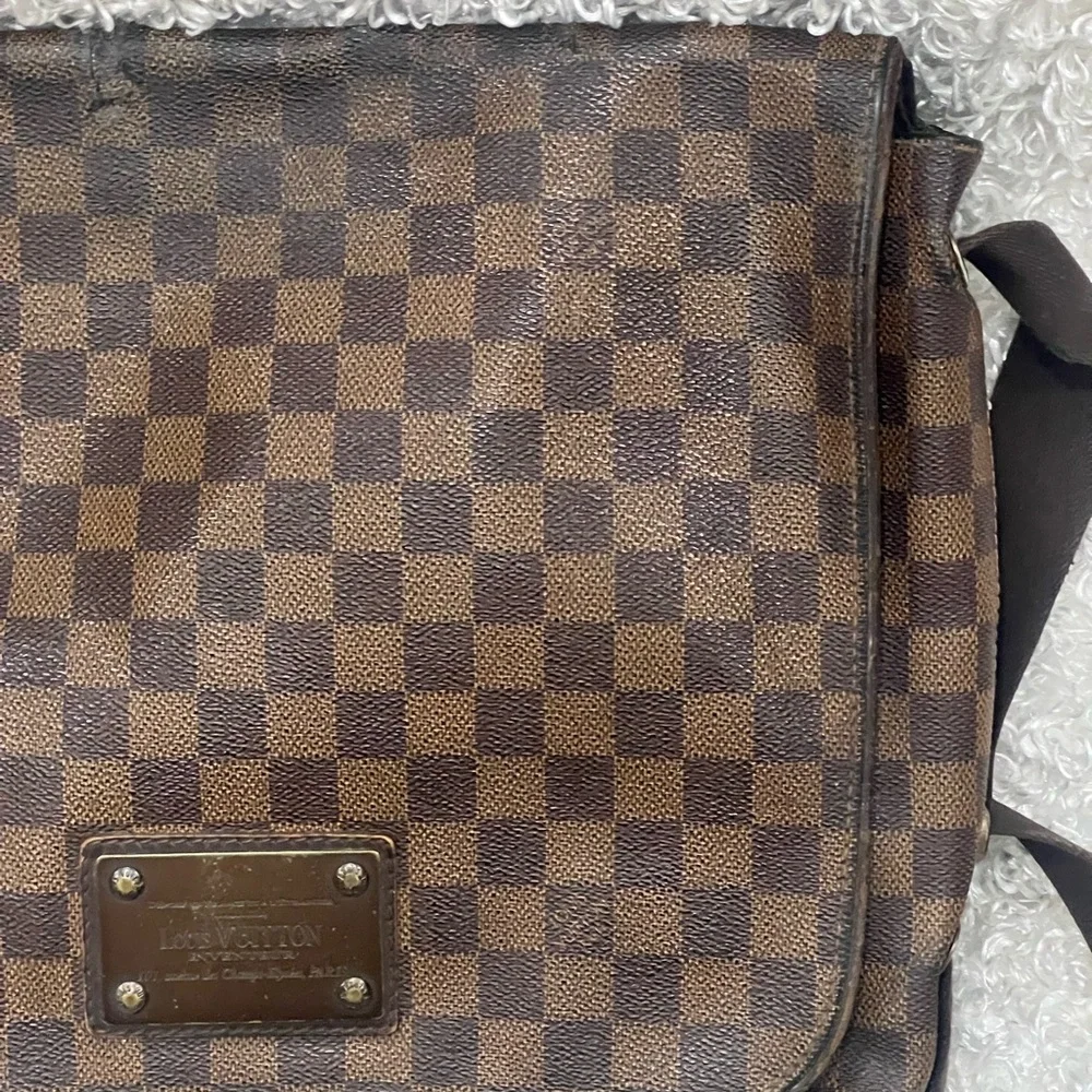 Louis Vuitton Damier Brooklyn MM Messenger bag